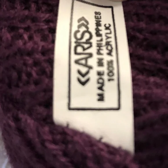 Knit Hat/Beret and Infinity Scarf - Picture 7 of 9